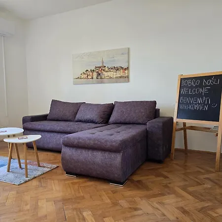 Skyland Apartment *